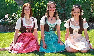 graf-felix-damen-dirndl-kurz-rosa-blau-rose.jpg  