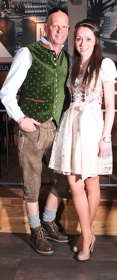 damen-dirndl-kurz-beige.jpg  